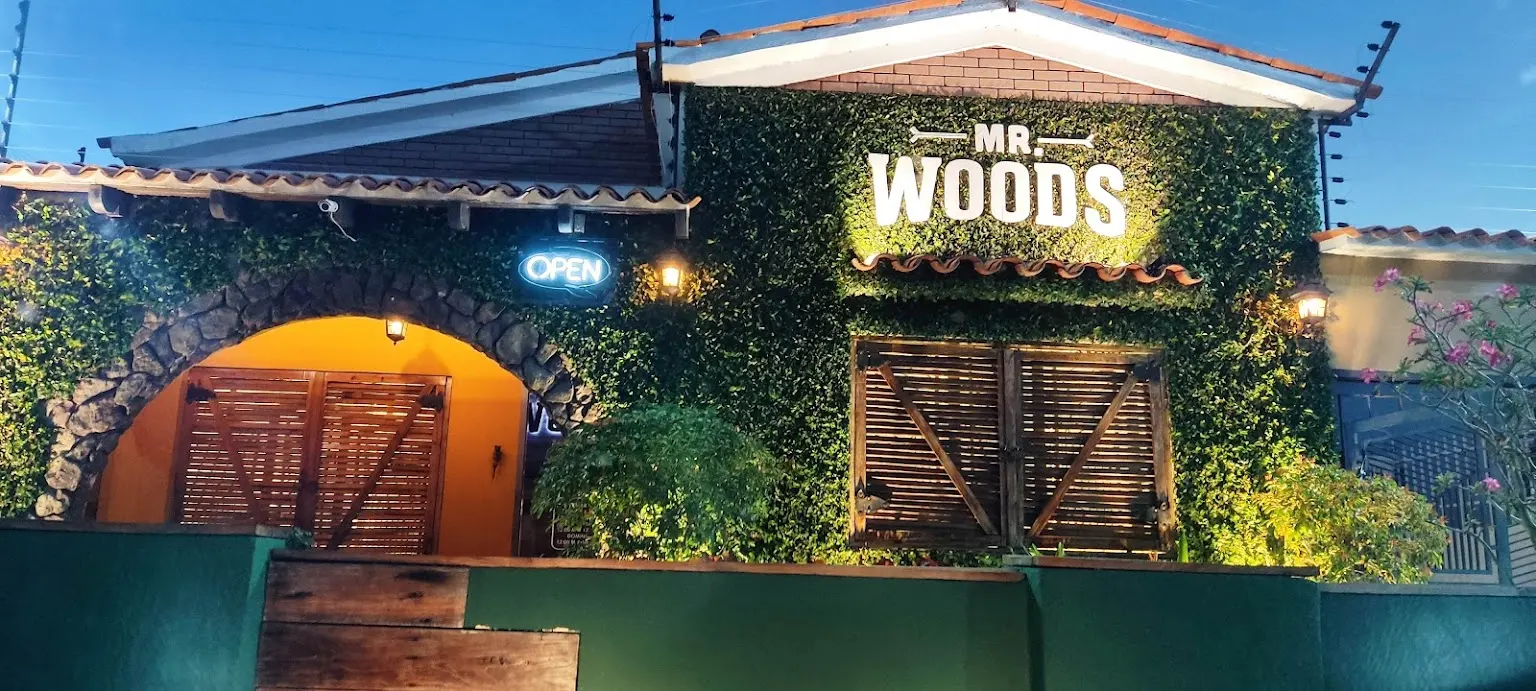 Fachada de Mr.Woods